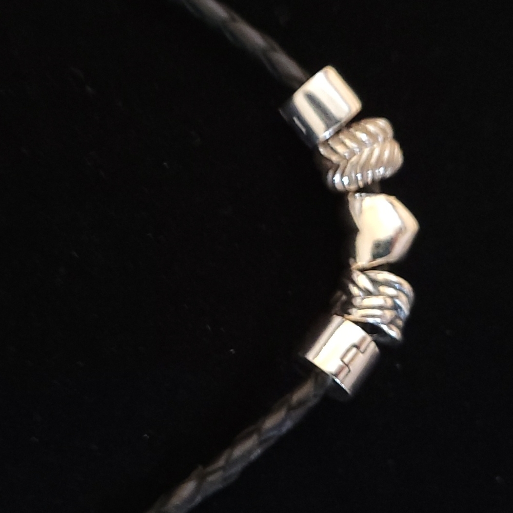 🩷PANDORA! Authentic! Like NEW! Leather Bracelet/Necklace w/5 Pandora Charms! - Picture 3 of 3